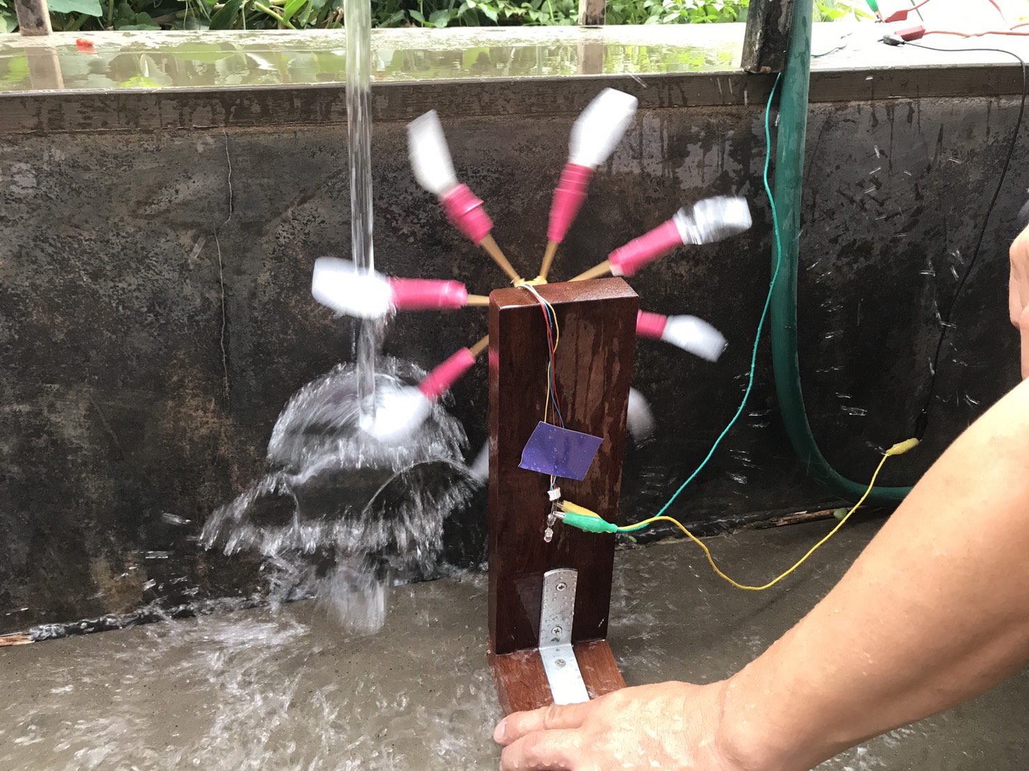 STEM ศึกษาเรื่อง กังหันพลังน้ำเพื่อผลิตกระแสไฟฟ้า