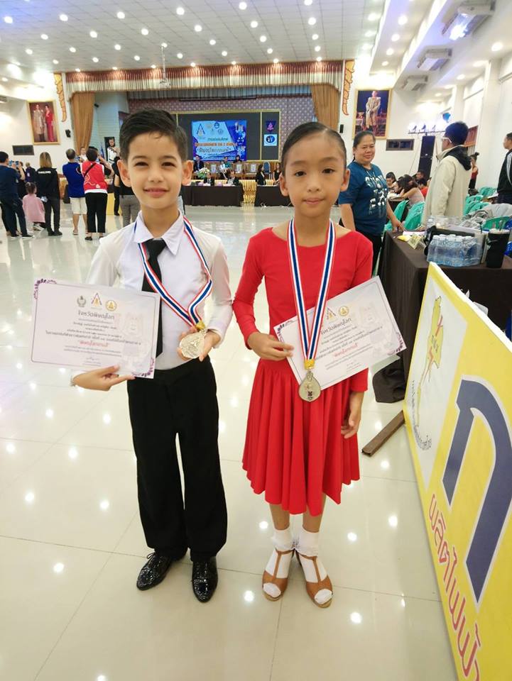 ขอแสดงความยินดี กับนักเรียนคนเก่ง 