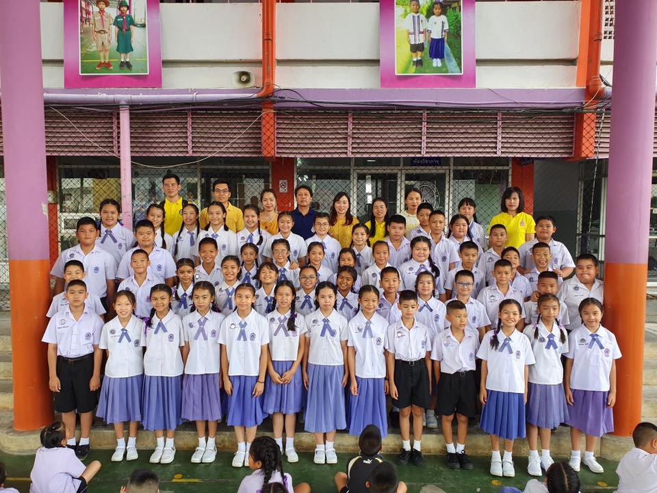 พิธีมอบเข็มกลัดสภานักเรียน ให้กับคณะสภานักเรียนใหม่ 