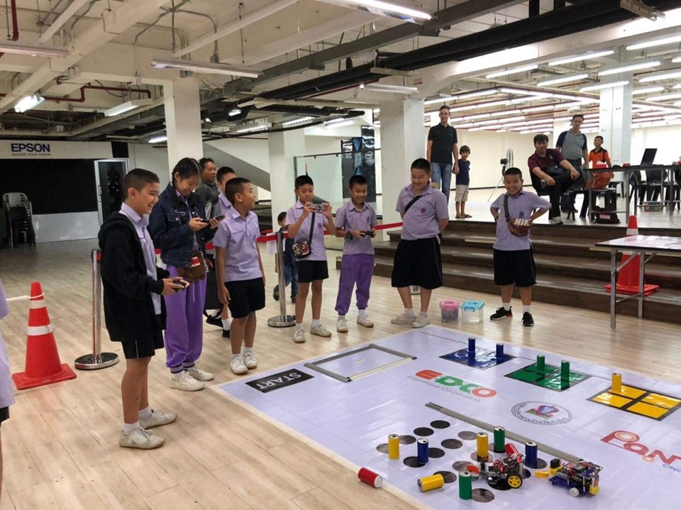 การแข่งขันหุ่นยนต์รายการ C A M P A O