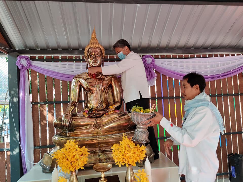 พิธีย้ายพระพุทธรูป 