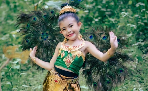 แสดงร่วมกับชมรมจิตอาสาหัตถศิลป์ล้านนา