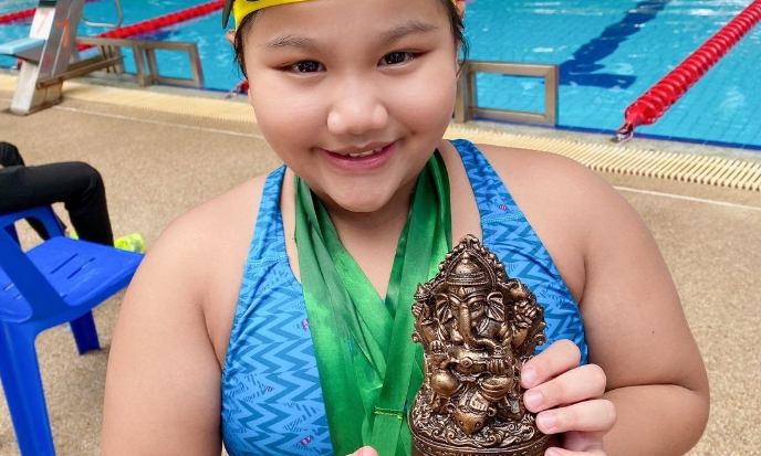 การแข่งขันว่ายน้ำ กกท.5 ต้านยาเสพติด